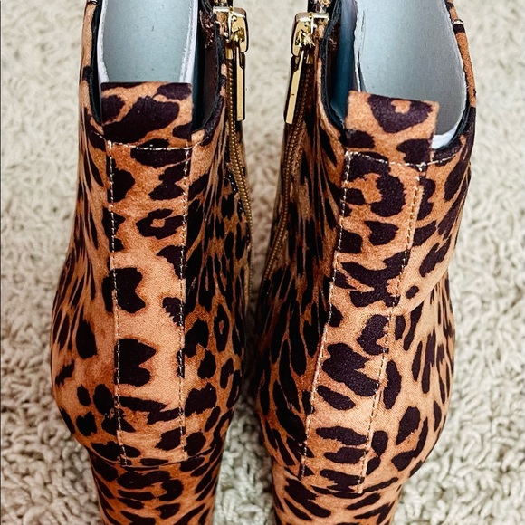 Women's Side Zip Chunky Heel Leopard Ankle Boots Size 6 - Picture 3 of 6